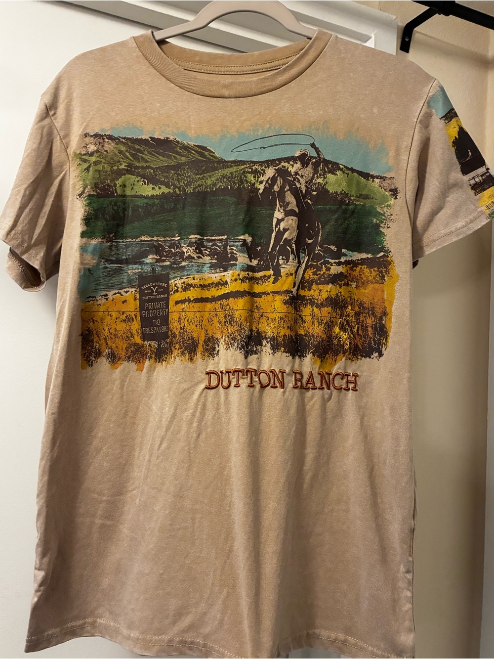 Graphic Tee Yellowstone National Park Dutton Ranch Cowboy - Picture 2 of 5